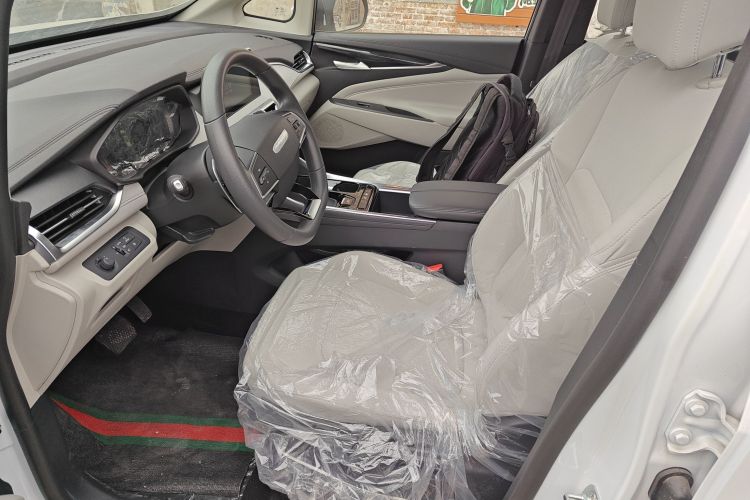 上汽大通MAXUS 大通G50 2024款 PLUS 1.5T 幸福推荐自动荣耀版局部细节19