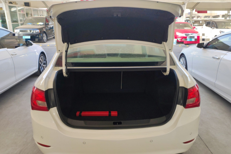 别克 英朗 2017款 15N 手动精英型机舱底盘23