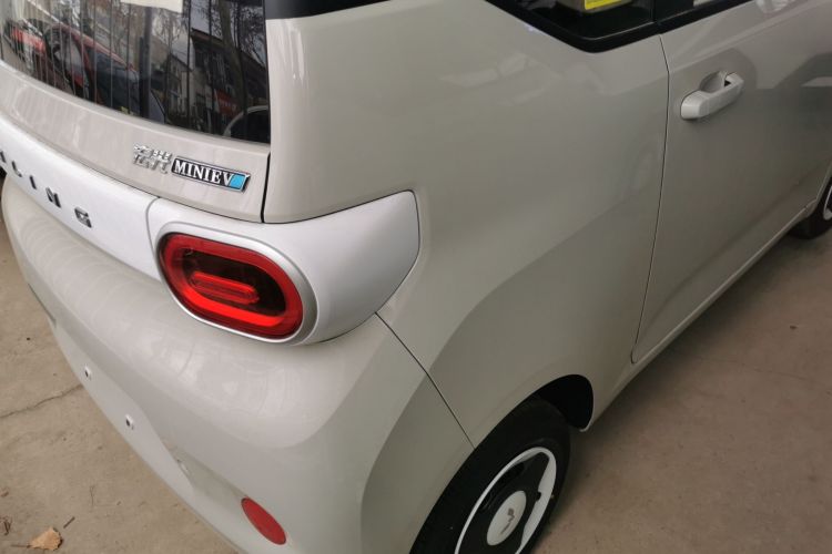 五菱汽车 宏光MINIEV 2024款 第三代 215km 青春版车身外观9