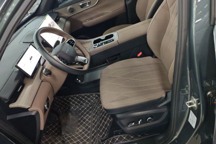 奇瑞 风云T8 2025款 1.5T 130km尊享版 5座中控内饰19