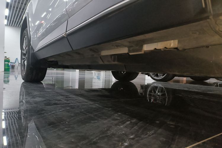 丰田 威兰达 2023款 2.0L CVT两驱豪华PLUS版局部细节9002