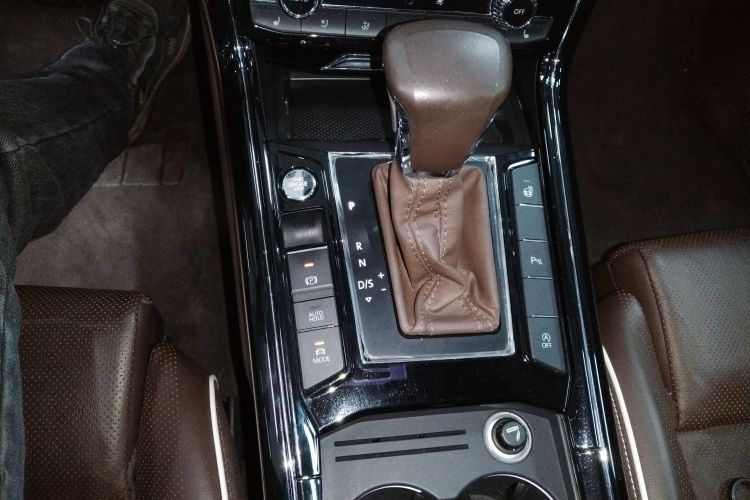 大众 辉昂 2016款 380TSI 两驱至尊版中控内饰18