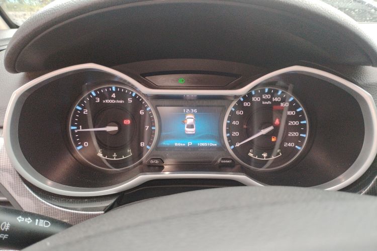 吉利汽车 帝豪 2017款 三厢百万款 1.5L CVT向上版中控内饰14