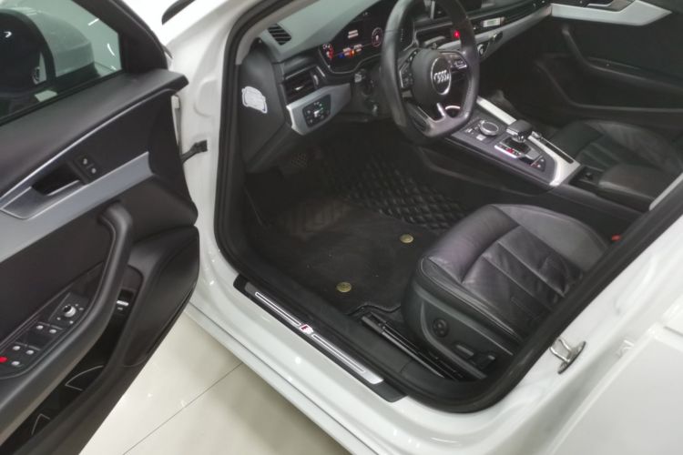 奥迪A4L 2019款 40 TFSI 时尚型 国VI中控内饰20