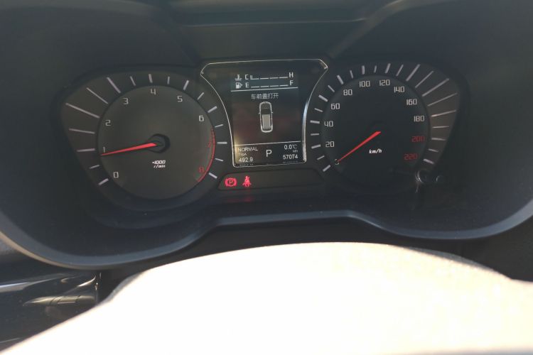 广汽传祺 传祺GS4 2017款 235T 自动两驱豪华智联版中控内饰14