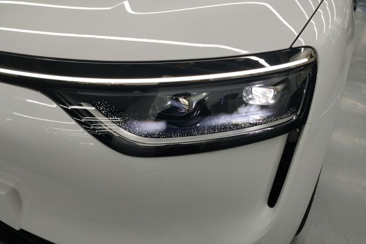 鸿蒙智行 问界M8 2025款 增程 Ultra版 53.4kWh 5座版局部细节36