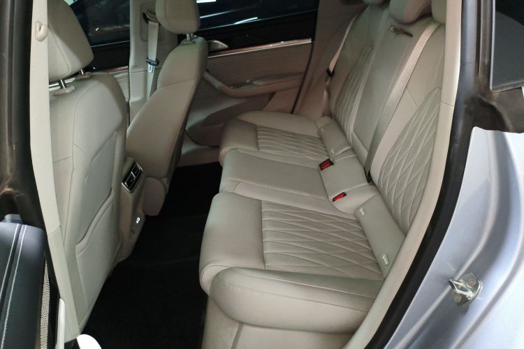 哪吒汽车 哪吒S猎装 2024款 增程300 标准版中控内饰21