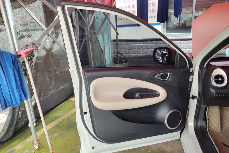 五菱汽车 五菱缤果 2023款 333km 快享款中控内饰7007