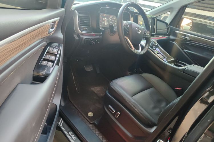 广汽传祺 传祺M8 2023款 领秀系列 390T 尊贵版中控内饰7003