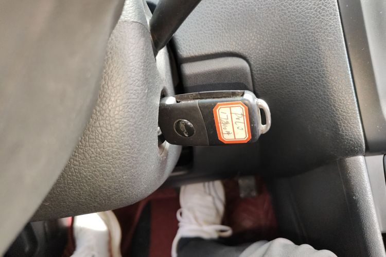 大众 Polo 2016款 1.4L 自动风尚型中控内饰7001