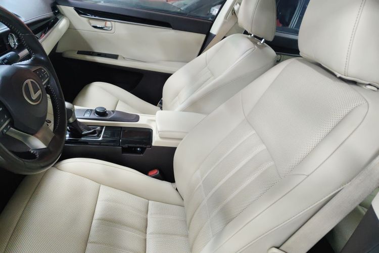 雷克萨斯ES 2015款 200 舒适版局部细节19