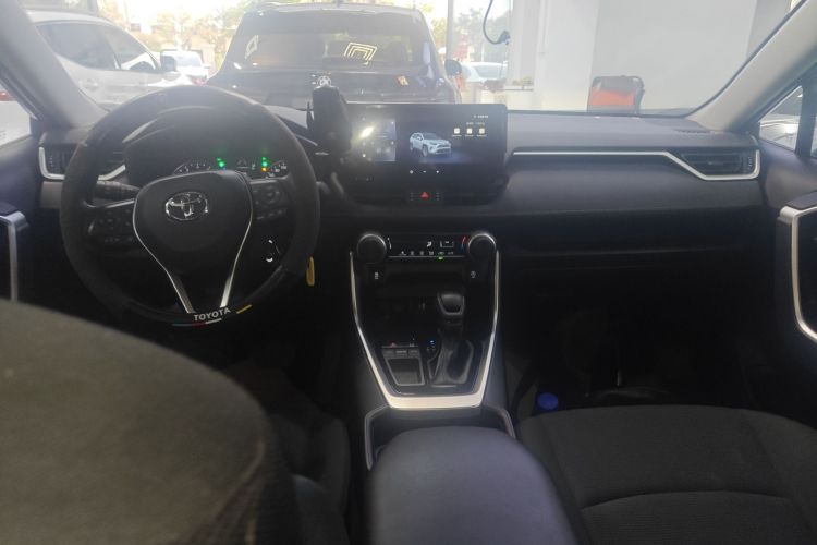 丰田 RAV4荣放 2024款 2.0L CVT两驱都市版中控内饰7002