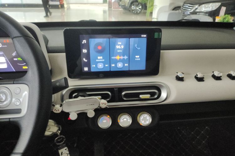 五菱汽车 宏光MINIEV 2024款 第三代 170km中控内饰16