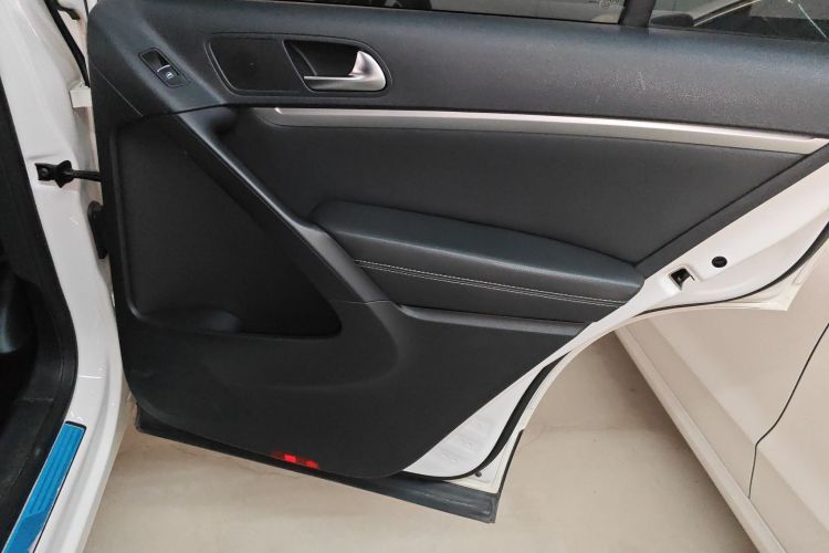 大众 途观 2016款 280TSI 自动两驱丝绸之路舒适版中控内饰7006