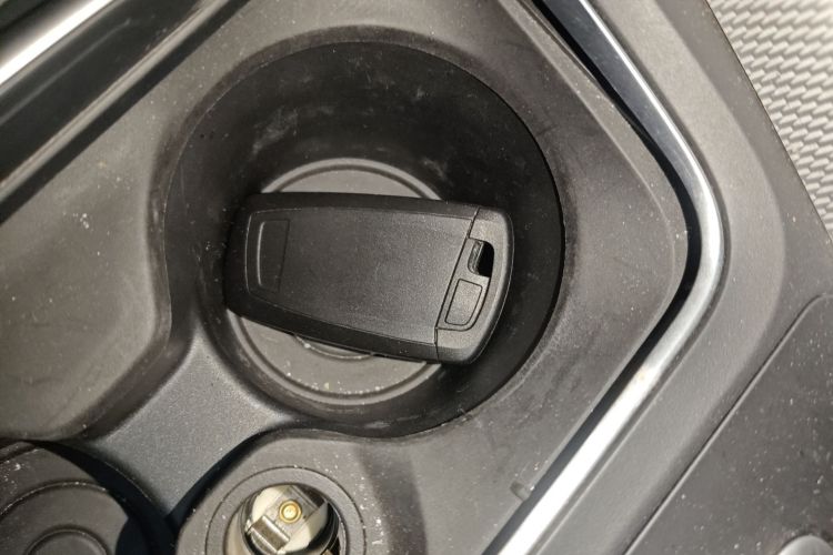 宝马3系 2018款 320i M运动套装中控内饰11