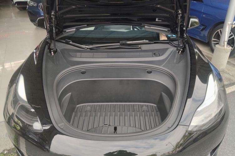 特斯拉 Model 3 2022款 后轮驱动版机舱底盘24