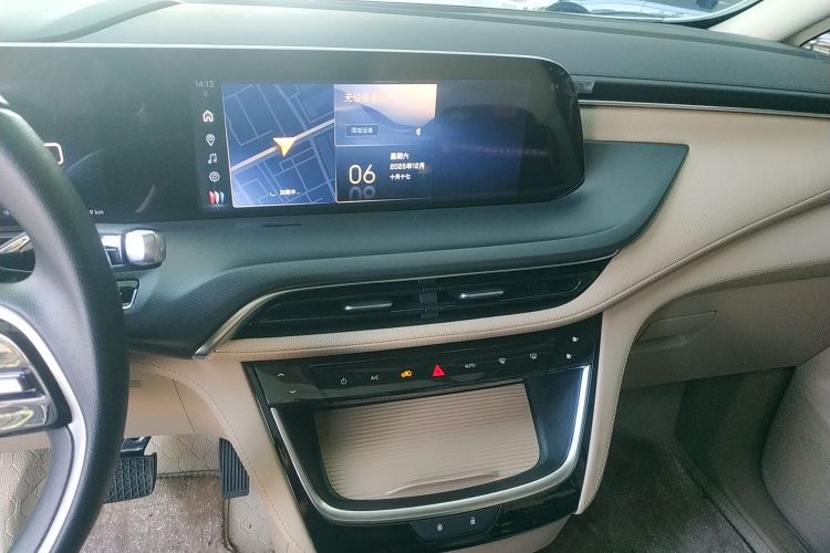 别克GL8 2025款 陆上公务舱 先享版中控内饰16