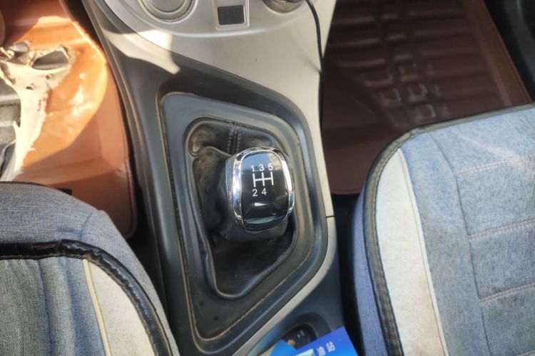 海马M3 2016款 1.5L 手动时尚型中控内饰18