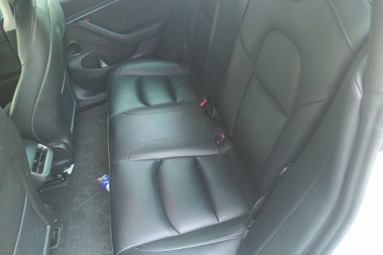 特斯拉 Model 3 2022款 后轮驱动版中控内饰7004