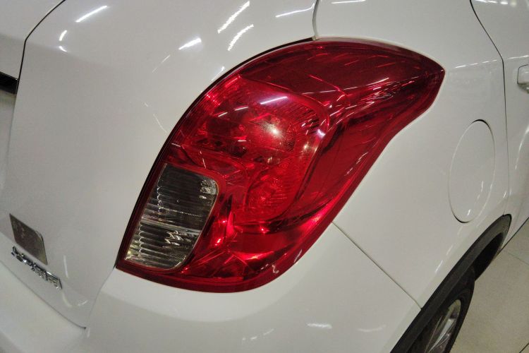 别克 昂科拉 2018款 18T 自动两驱都市领先型车身外观9