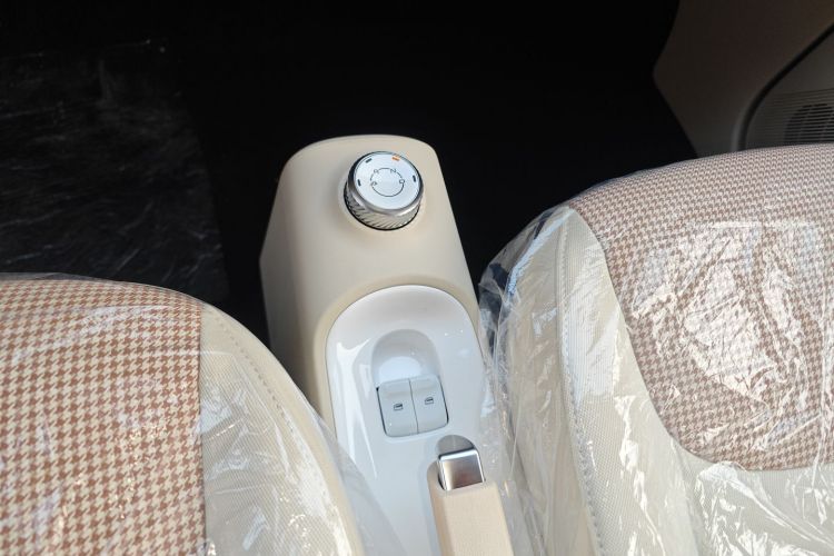 五菱汽车 宏光MINIEV 2024款 第三代 215km 青春版中控内饰18