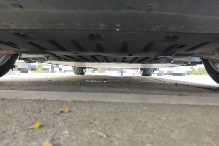 极氪001 2023款 WE版 100kWh局部细节9008