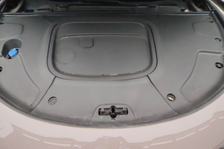 哪吒汽车 哪吒S 2022款 增程版 1160km 后驱中版局部细节24