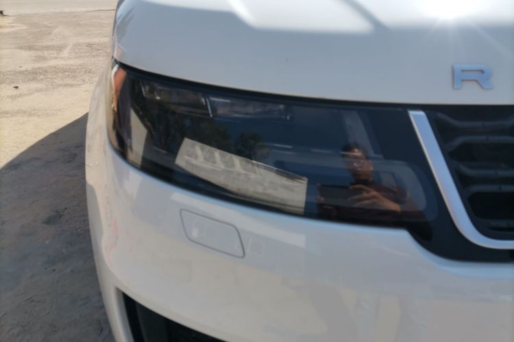 路虎 揽胜运动版新能源 2019款  P400e SE车身外观8