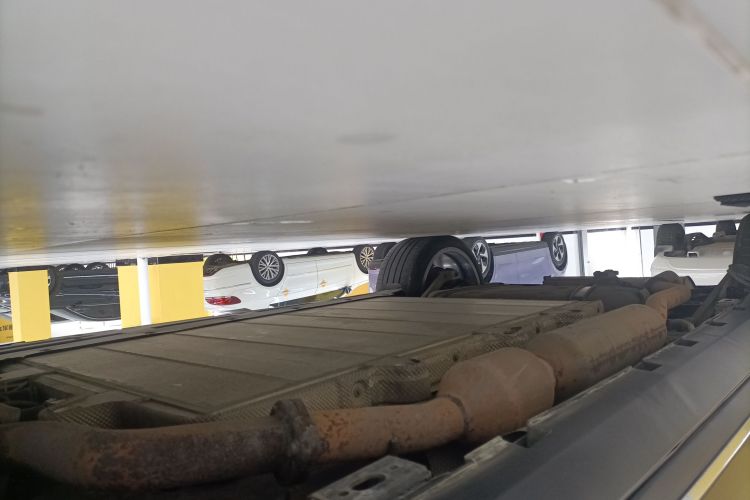 比亚迪 唐新能源 2018款 DM 2.0T 全时四驱智联创睿型 7座 国V局部细节9001