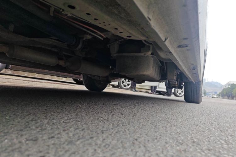 BAW北汽制造 锐胜王牌M7 2023款 1.6L 标轴创富型 7座局部细节9004