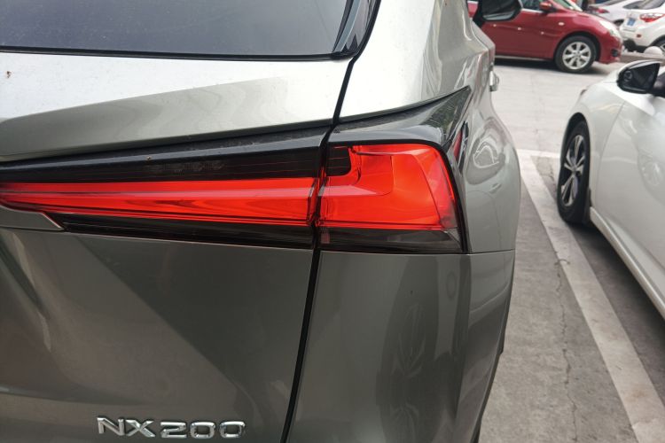 雷克萨斯NX 2020款 200 前驱 锋行版 国VI车身外观9