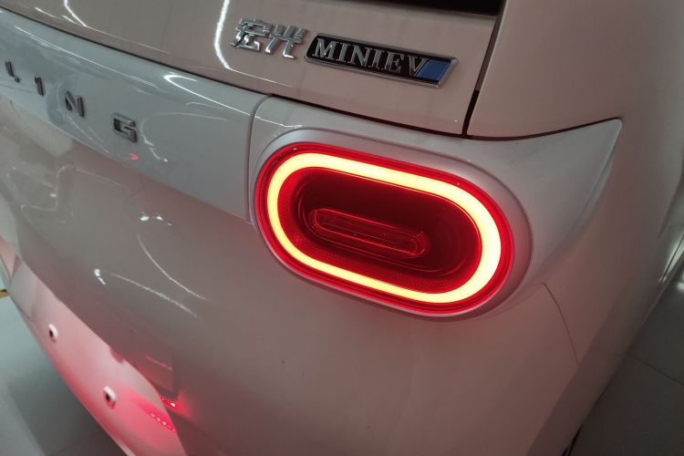 五菱汽车 宏光MINIEV 2024款 第三代 215km 青春版车身外观9