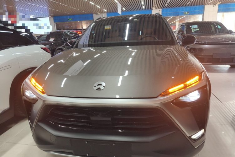 蔚来ES8 2020款 580KM 七座版车身外观2