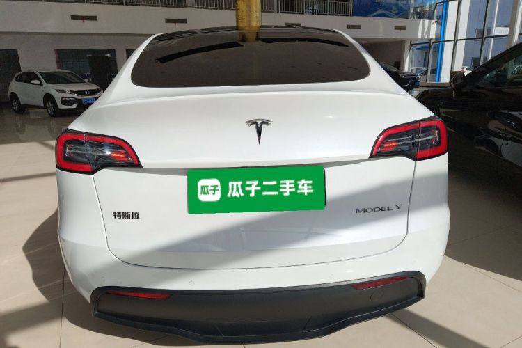 特斯拉 Model Y 2022款 改款 后轮驱动版车身外观6