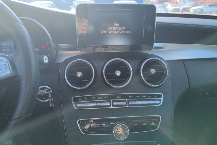 奔驰C级 2016款 C 180 L 运动型中控内饰16