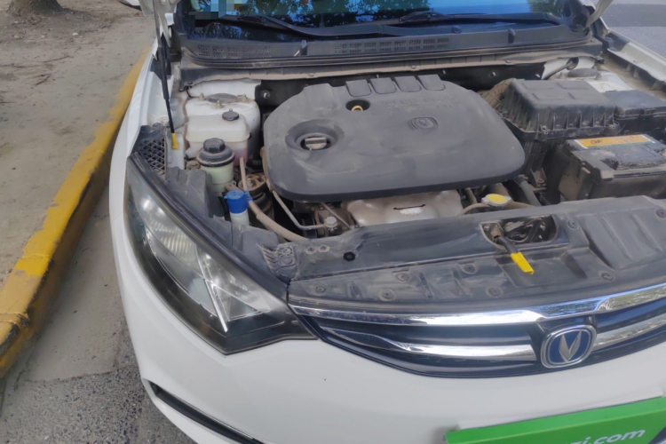 长安 逸动 2016款 XT 1.6L 手动俊酷型局部细节9006