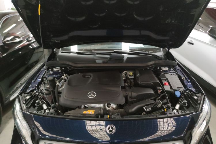 奔驰GLA 2017款 GLA 200 时尚型机舱底盘24