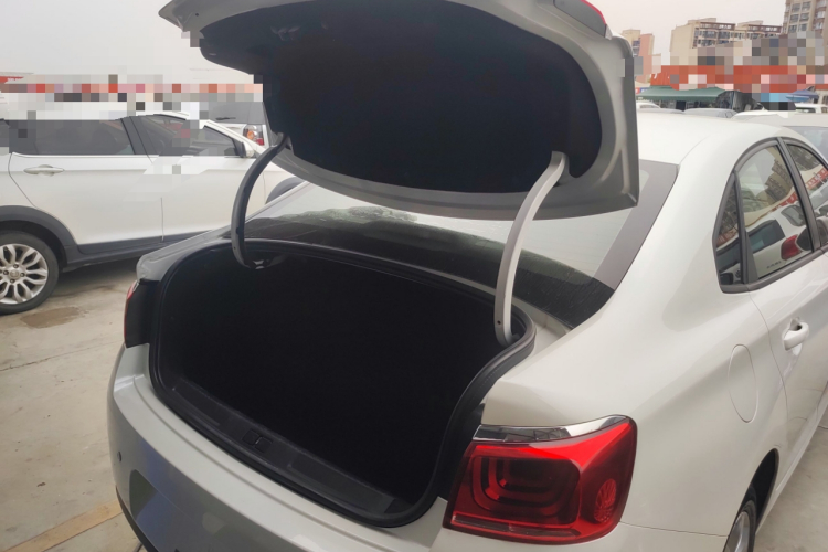 雪铁龙 C4世嘉 2016款 1.6L 自动舒适型机舱底盘23