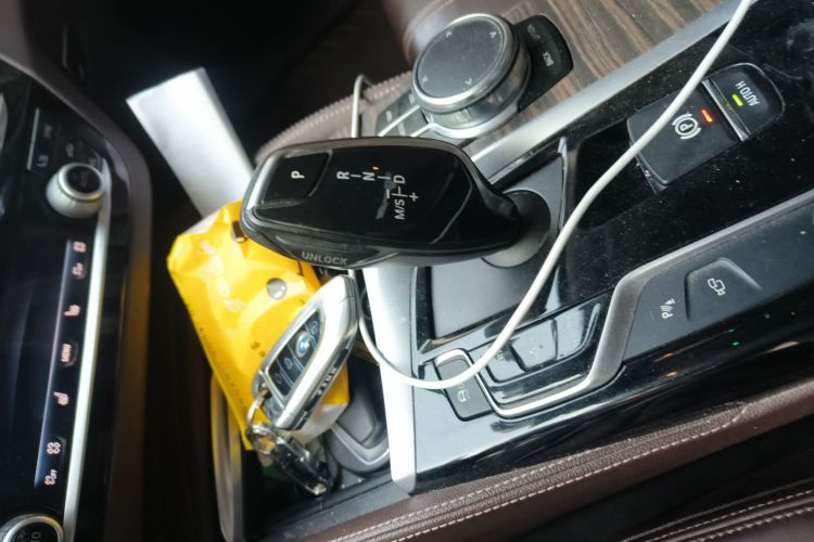 宝马5系 2018款 改款 530Li 尊享型 豪华套装中控内饰18