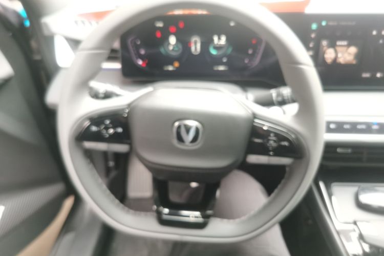 长安 锐程PLUS 2023款 1.5T DCT尊贵型中控内饰13