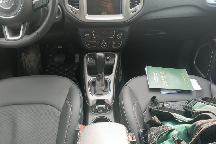 Jeep 指南者 2017款 200T 自动家享版中控内饰18