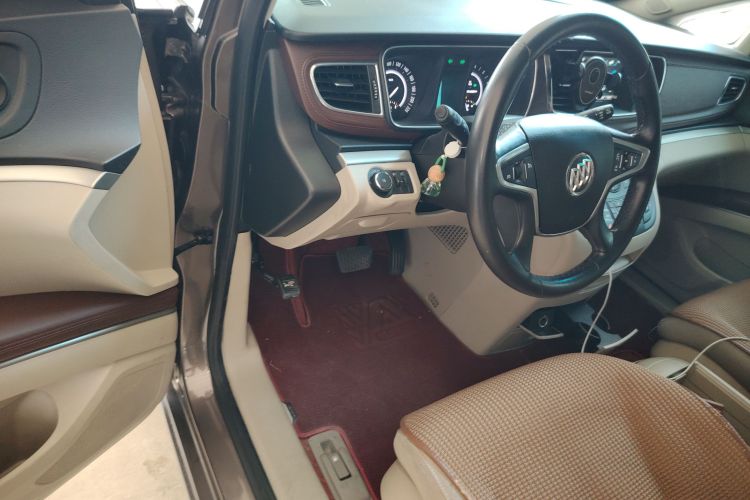 别克GL8 2017款 25S 豪华型 国V中控内饰7003