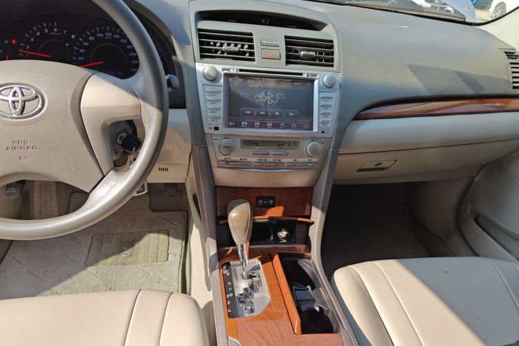 丰田 凯美瑞 2013款 200E 经典精英版中控内饰16