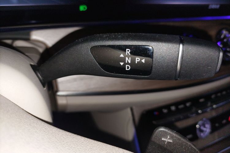 奔驰CLS 2020款 CLS 300 豪华型中控内饰18