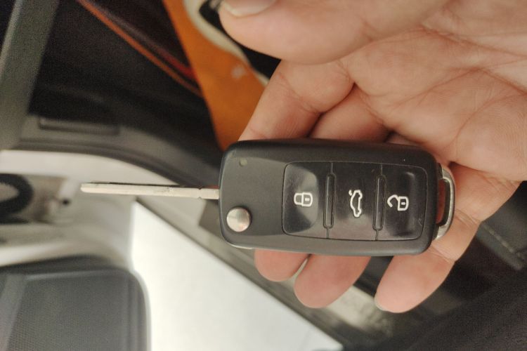 大众 桑塔纳 2016款 1.6L 手动舒适版中控内饰11