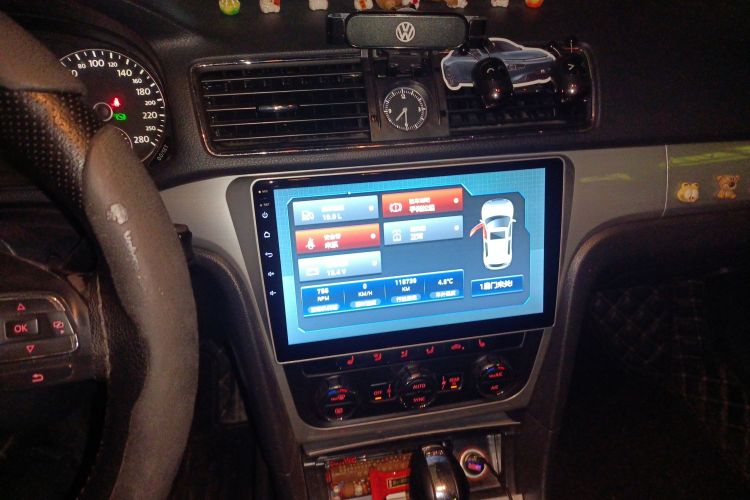 大众 帕萨特 2014款 1.8TSI DSG尊荣版中控内饰16