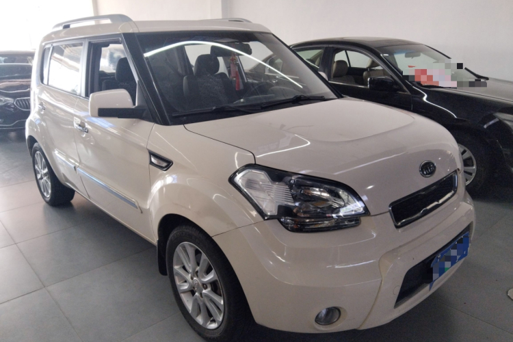 起亚 秀尔 2013款 1.6L AT GL车身外观3