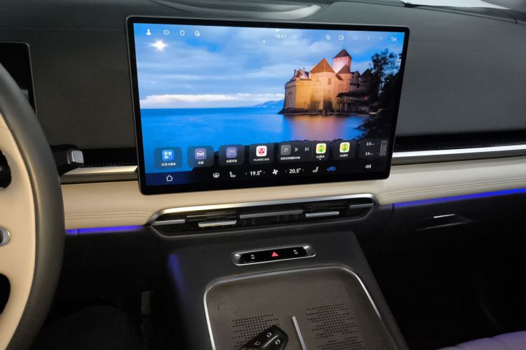 岚图汽车 岚图梦想家 2025款 PHEV 四驱旗舰乾崑版局部细节16