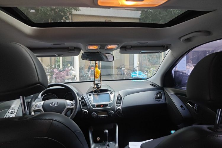 北京现代ix35 2012款 2.0L 自动两驱精英版GLS局部细节22