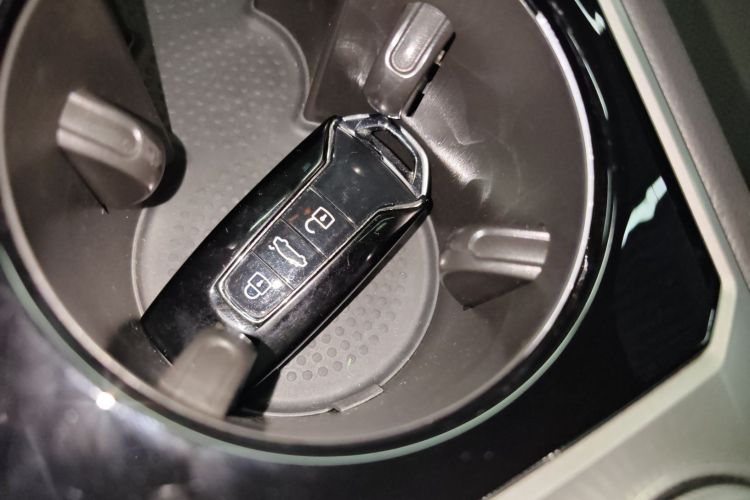 大众 途锐  3.0TSI 锐享版 经典运动套装中控内饰11